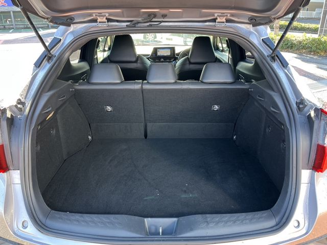 Toyota C-HR 2017-06 185279-9