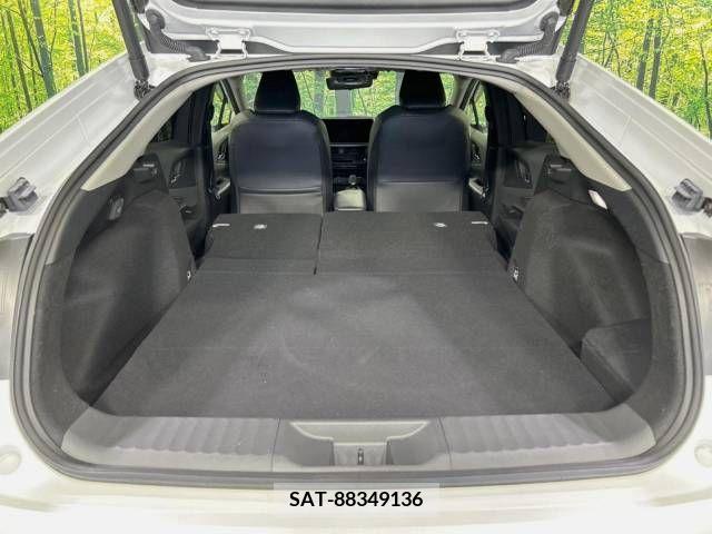 Toyota PRIUS 2023-09 366369-11