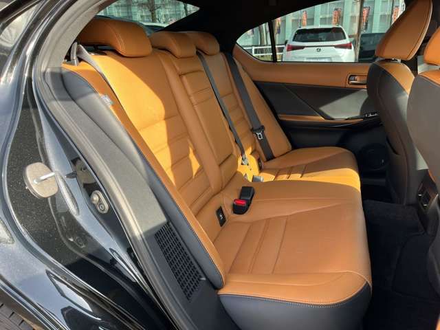 Lexus IS 2021-08 78-4