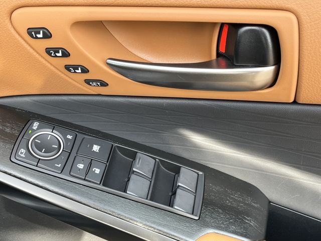 Lexus IS 2021-08 78-13