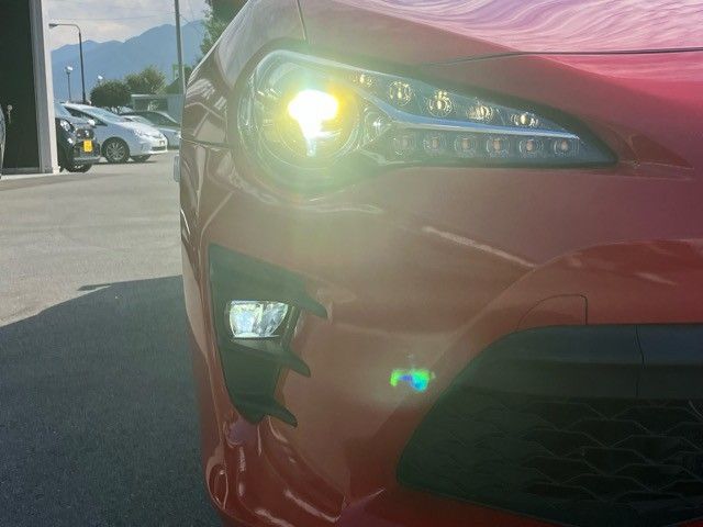 Toyota 86 2017-10 17945-21