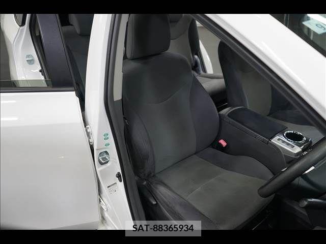Toyota PRIUS ALPHA 2012-09 254773-16