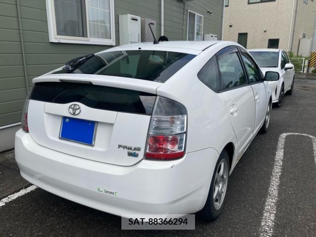 Toyota PRIUS 2004-02 393464-4