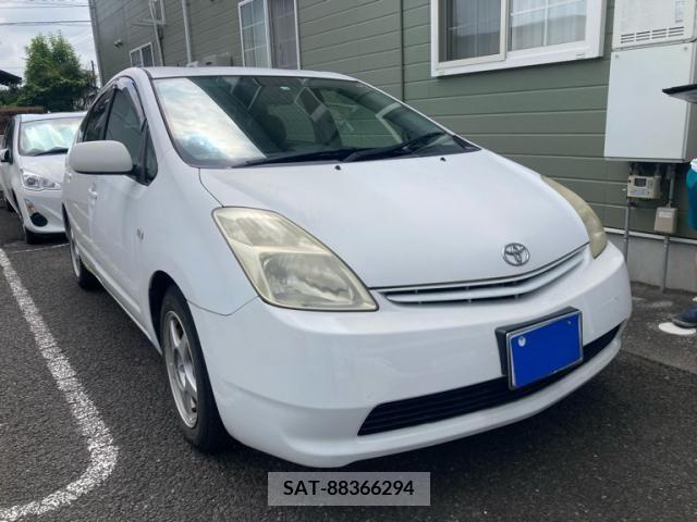 Toyota PRIUS 2004-02 393464-1