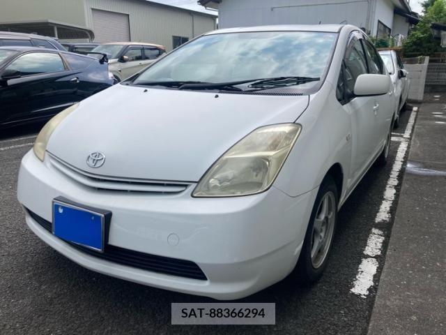 Toyota PRIUS 2004-02 393464-0