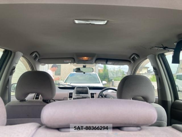 Toyota PRIUS 2004-02 393464-18