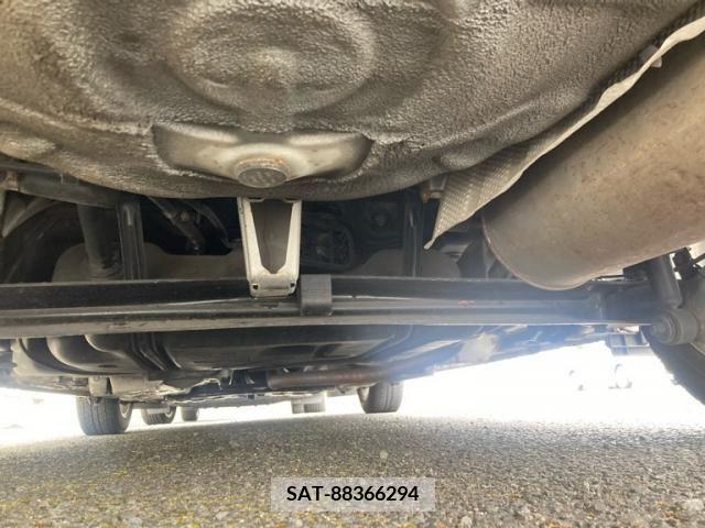 Toyota PRIUS 2004-02 393464-11
