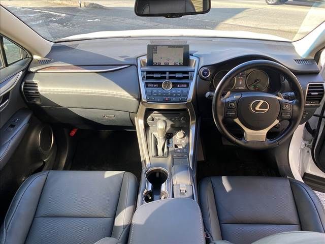 Lexus NX 2016-11 27346-23