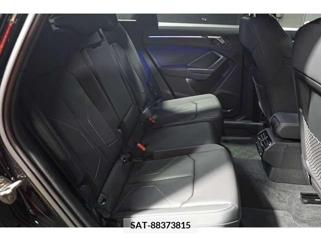 Audi Q3 2020-08 317879-6