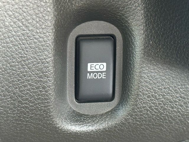 Nissan CUBE 2013-03 12813-22