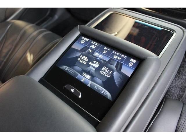Lexus LS 2018-09 19117-3