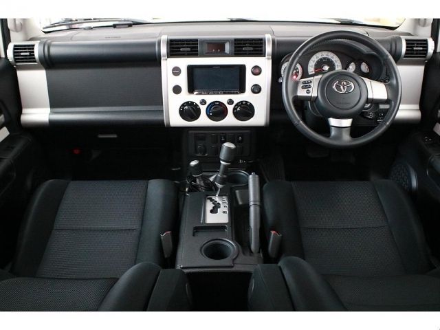 Toyota FJ CRUISER 2011-01 196105-1