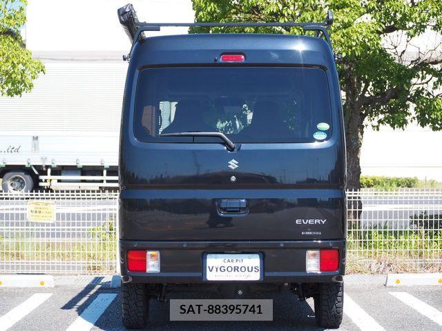 Suzuki EVERY 2020-07 359937-11