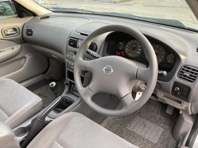 Nissan SUNNY 2003-04 180495-1