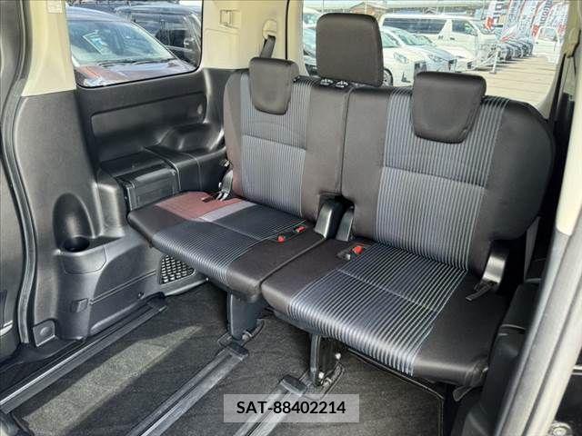 Toyota VOXY 2015-09 330075-20