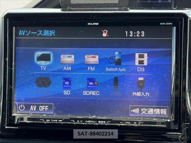 Toyota VOXY 2015-09 330075-2