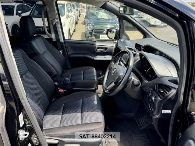 Toyota VOXY 2015-09 330075-17