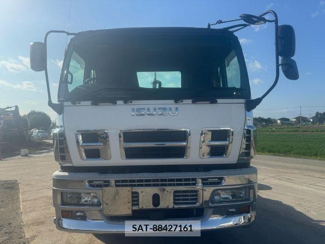 Isuzu GIGA 2009-10 246158-0