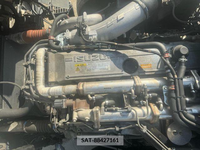 Isuzu GIGA 2009-10 246158-12