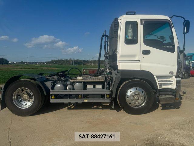Isuzu GIGA 2009-10 246158-1