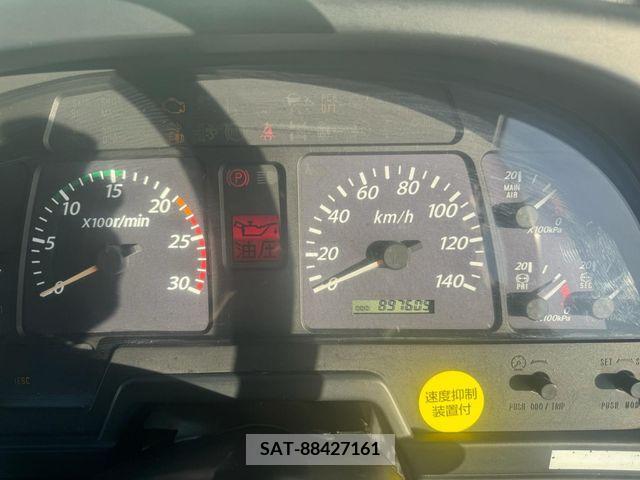 Isuzu GIGA 2009-10 246158-4