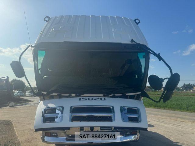 Isuzu GIGA 2009-10 246158-13