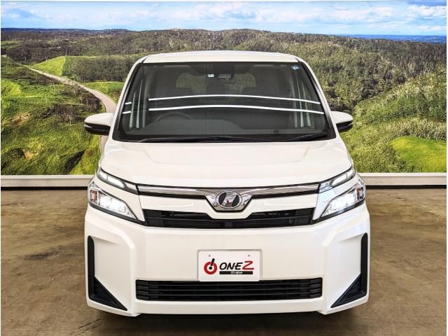 Toyota VOXY 2018-07 184836-13