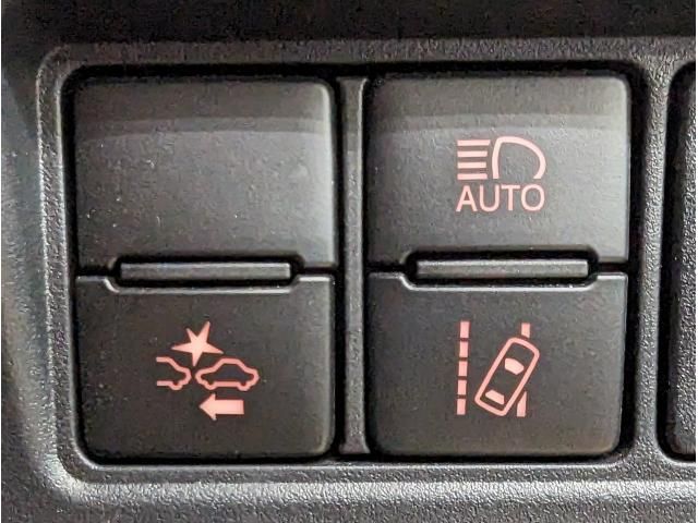 Toyota VOXY 2018-07 184836-5