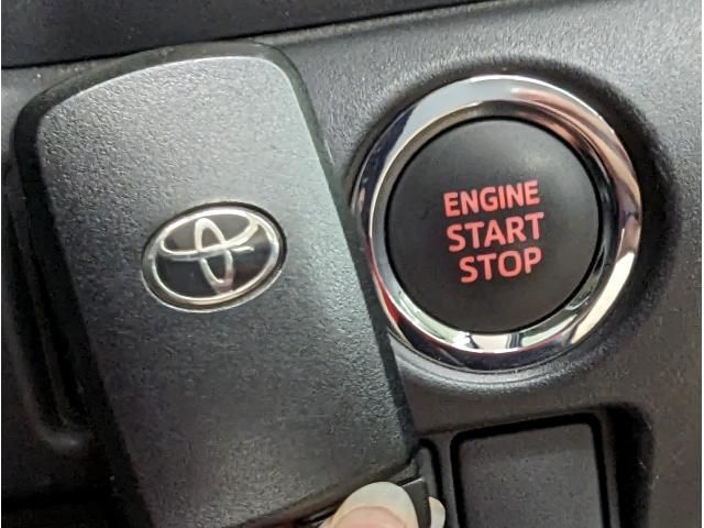 Toyota VOXY 2018-07 184836-8