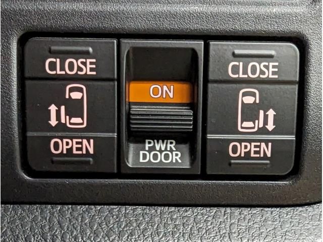 Toyota VOXY 2018-07 184836-4