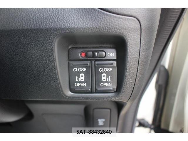 Honda N BOX CUSTOM 2015-11 279136-4