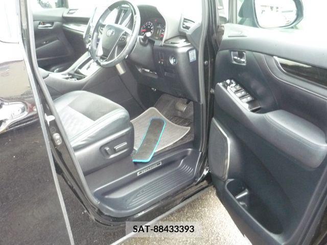 Toyota VELLFIRE 2015-10 381420-1