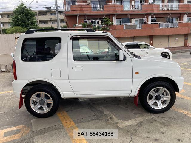 Suzuki JIMNY 2012-01 325663-5