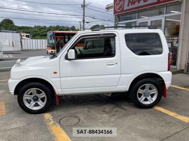 Suzuki JIMNY 2012-01 325663-12