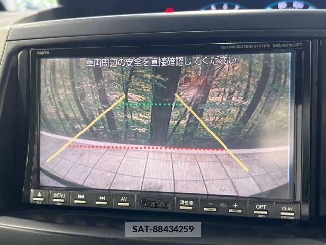 Toyota VOXY 2009-10 384926-3