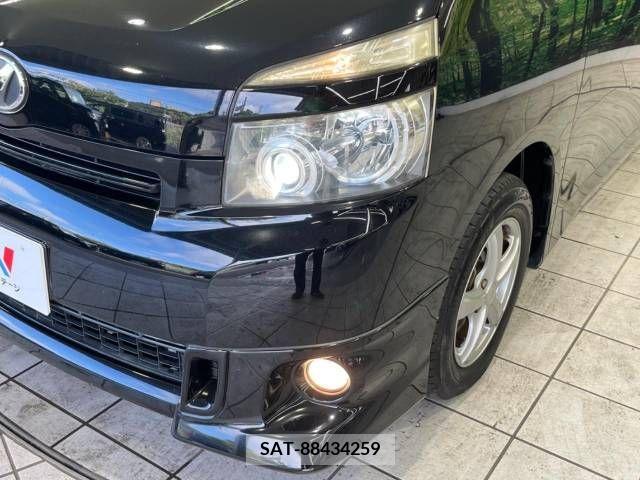Toyota VOXY 2009-10 384926-13
