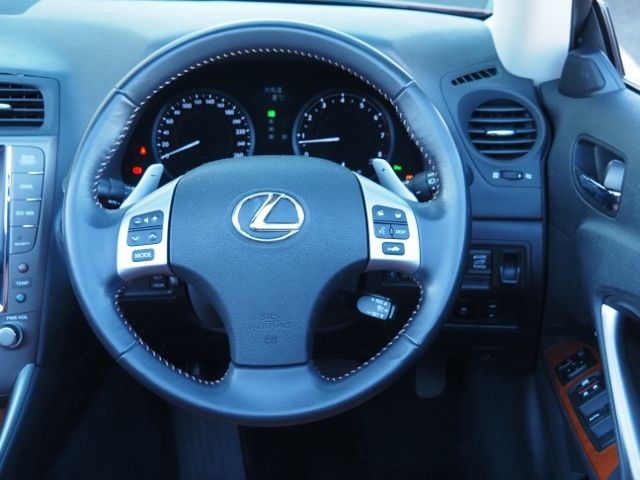 Lexus IS 2014-03 182051-18