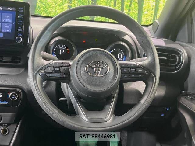 Toyota YARIS 2023-06 371465-11