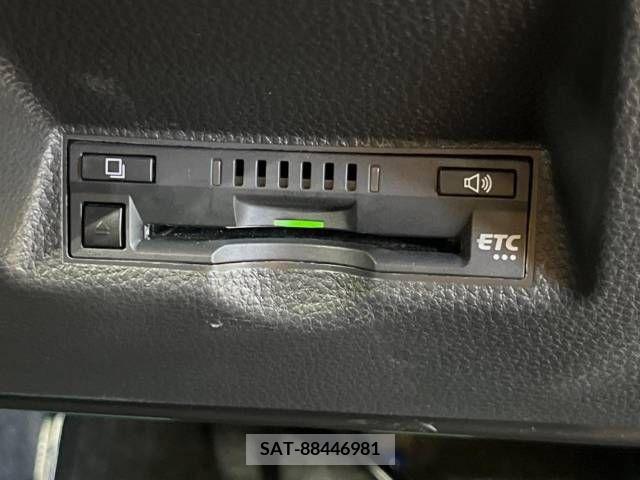 Toyota YARIS 2023-06 371465-7