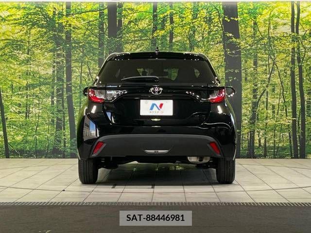 Toyota YARIS 2023-06 371465-15