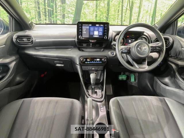 Toyota YARIS 2023-06 371465-1