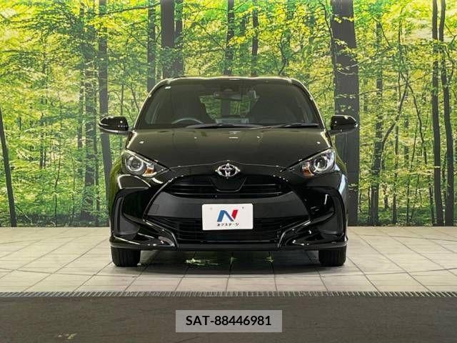 Toyota YARIS 2023-06 371465-14
