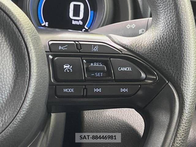 Toyota YARIS 2023-06 371465-5