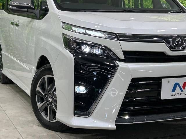 Toyota VOXY 2019-04 188798-13