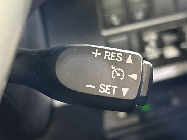 Toyota VOXY 2019-04 188798-6