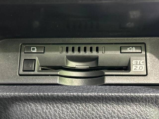 Toyota VOXY 2019-04 188798-5