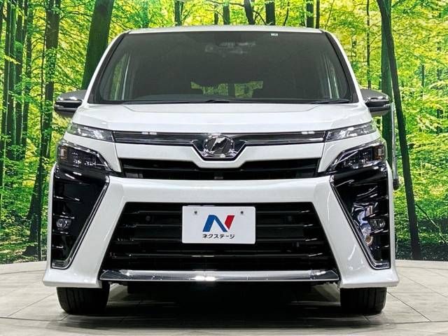 Toyota VOXY 2019-04 188798-15