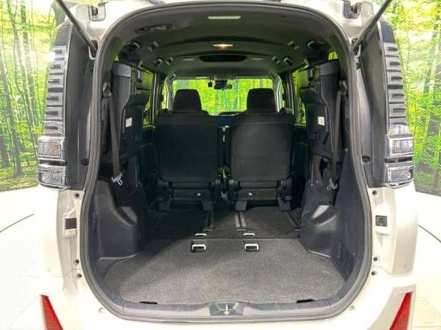 Toyota VOXY 2019-04 188798-11