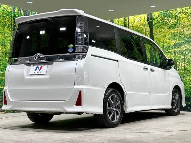 Toyota VOXY 2019-04 188798-18