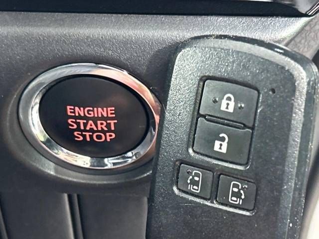 Toyota VOXY 2019-04 188798-7